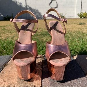 Pleasure shoes